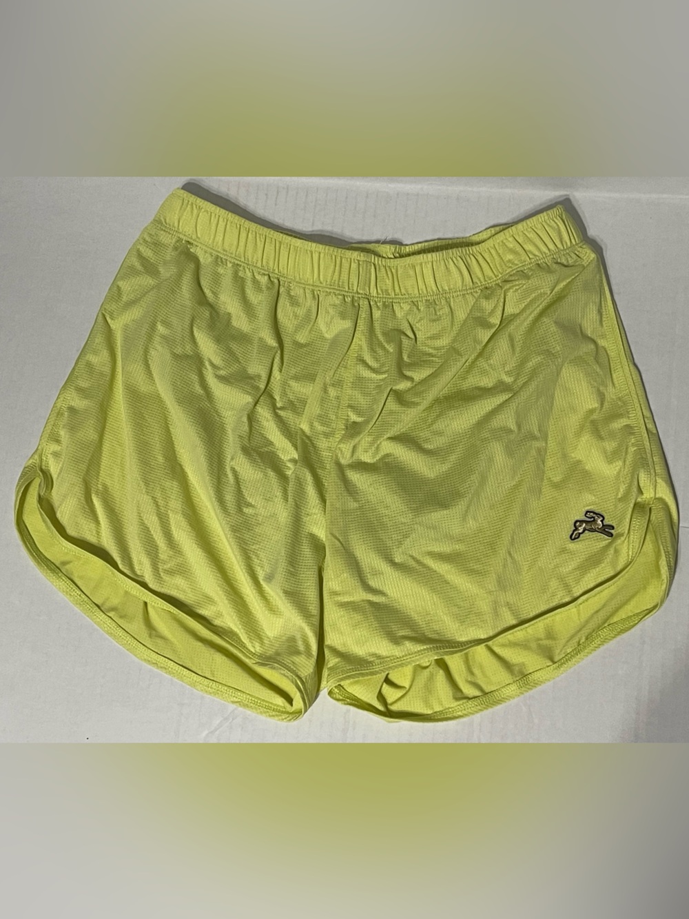 Tracksmith X JCrew Twilight Short - Women’s Medium - Pale Kiwi - EUC